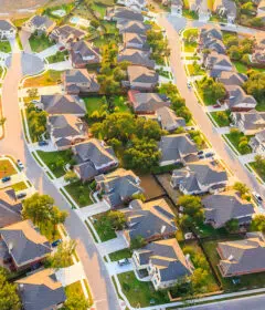 Zoom sur la maison en lotissement